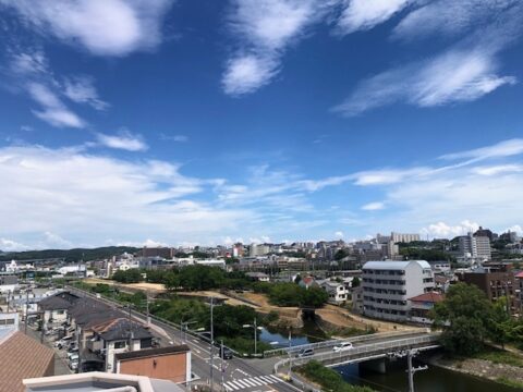 東南角部屋、BIGルーフバルコニー付き　リベール西神戸クイーンズ